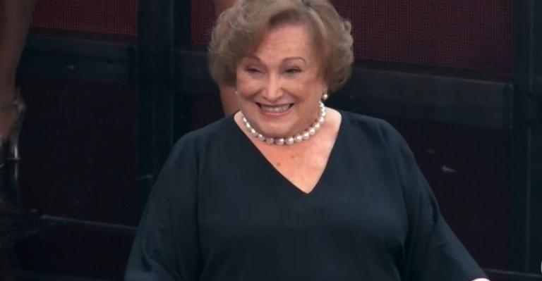 Nicette Bruno completa 86 anos, ganha festa surpresa da família e emocionante declaração da filha