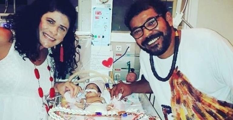 Filho de Martinho da Vila faz emocionante homenagem à sua filha que faleceu com 14 dias de vida