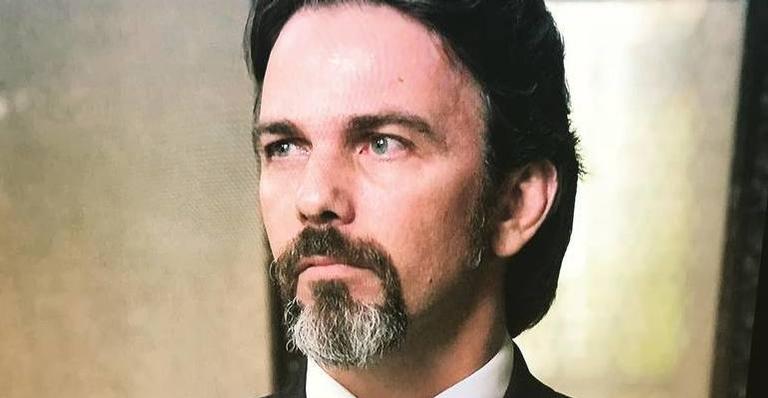 Marcelo Faria rebate seguidor que questionou a beleza de sua namorada