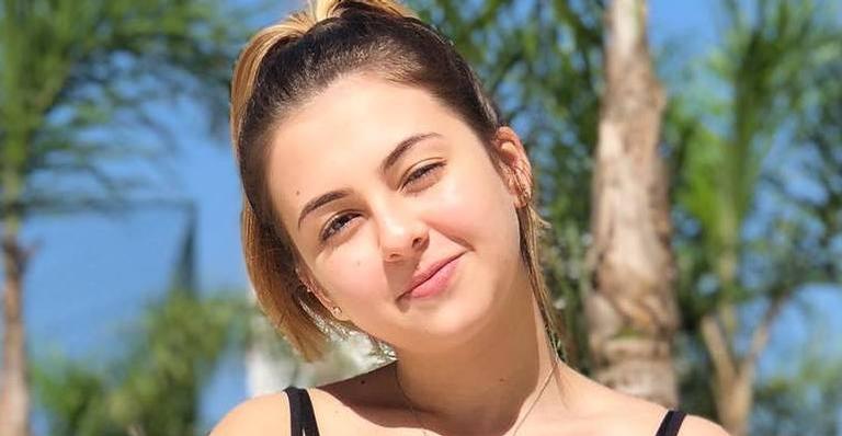 Aos 18 anos, Klara Castanho posa com lingerie transparente e impressiona: ”Como cresceu!”