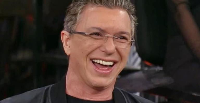 Boninho desmente polêmica envolvendo quarto branco com 14 participantes do ‘BBB 19’