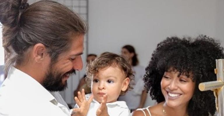 Fofura! Sheron Menezzes mostra Benjamin copiando penteado do pai e encanta a web