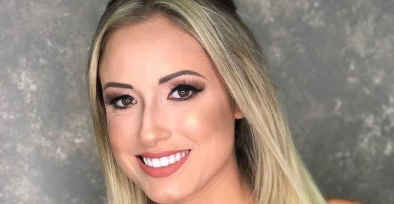 Solteiríssima, ex-BBB Jéssica Mueller esbanja silhueta escultural em clique ousado de lingerie