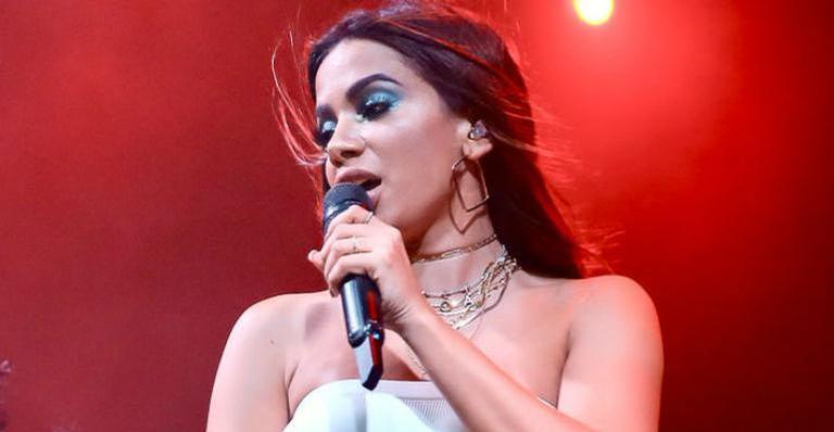 Game Over: Novo álbum de Anitta é repleto de parcerias nacionais e internacionais!