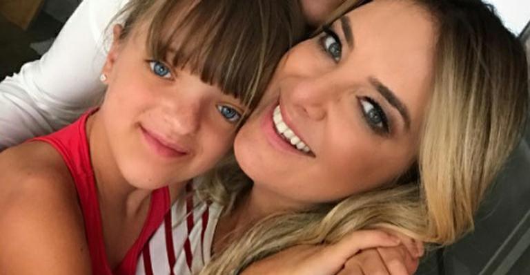 Ticiane Pinheiro mostra carinho de Rafinha Justus com a futura irmã