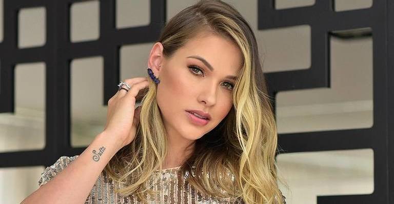 Andressa Suita esbanja acessório grifado avaliado em mais de R$6.300: ”Muito amor por eles”