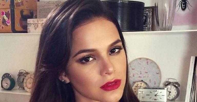 Bruna Marquezine polemiza ao questionar na web: ”Em 2019 as pessoas ainda mandam indiretas?”