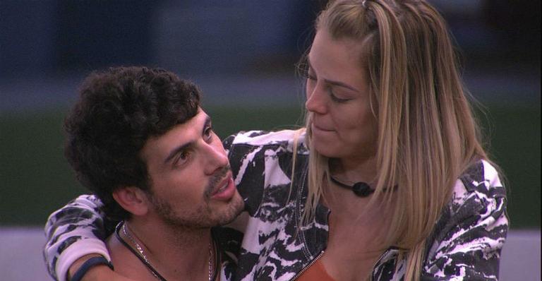 Maycon dá em cima de Isabella: ”Como faço pra ganhar um beijo seu?”