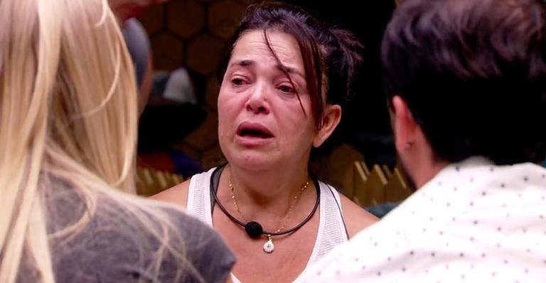 Reunião no BBB19 termina em climão e participante vai às lágrimas: ”Eu fui exposta”