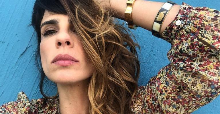 Ex-namorada de Fábio Assunção, Maria Ribeiro é flagrada tascando beijão em novo affair