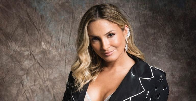 Claudia Leitte emociona com declaração de aniversário para o filho Davi e semelhança choca os fãs