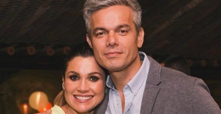 Flávia Alessandra recebe surpresa inusitada de Otaviano Costa: ”Estava uma delícia amor”