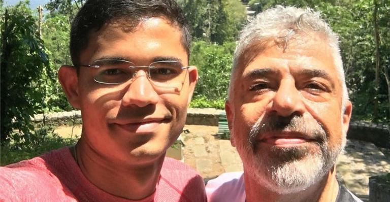 Famosos parabenizam Lulu Santos após pedido de casamento do namorado