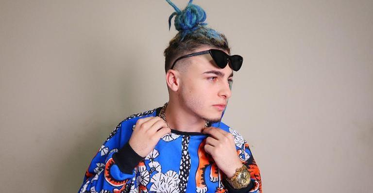 Autor do hit ‘Fabio Assunção’ fala sobre polêmica: ”Não via o lado problemático do álcool”
