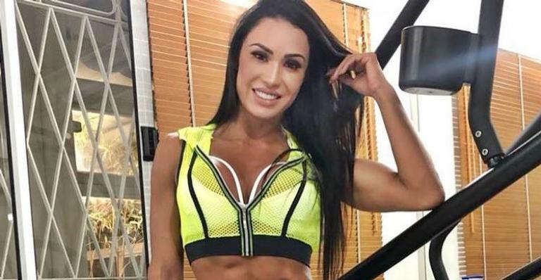 Gracyanne Barbosa mostra bumbum impressionante e Dani Calabresa faz piada