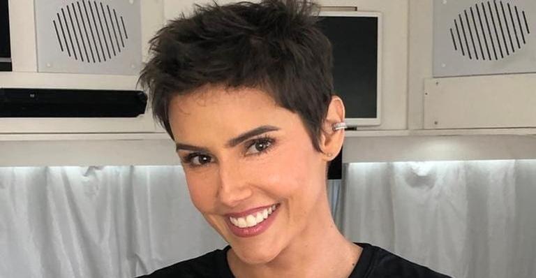 De biquinho, Deborah Secco aparece com o visual radicalizado