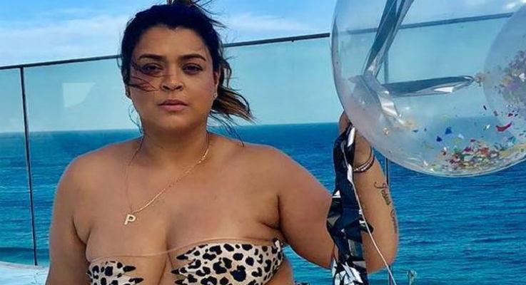 Preta Gil tira toda a roupa e sensualiza no chuveiro