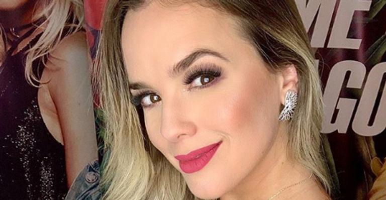 Grávida, Thaeme Mariôto posa de biquíni e revela novo peso: ”Barriga duplicou”
