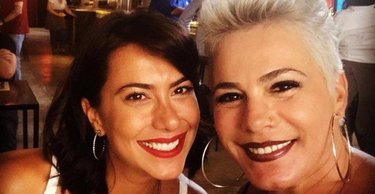 Lembra dela? Débora Rodrigues reaparece irreconhecível na web e surpreende fãs