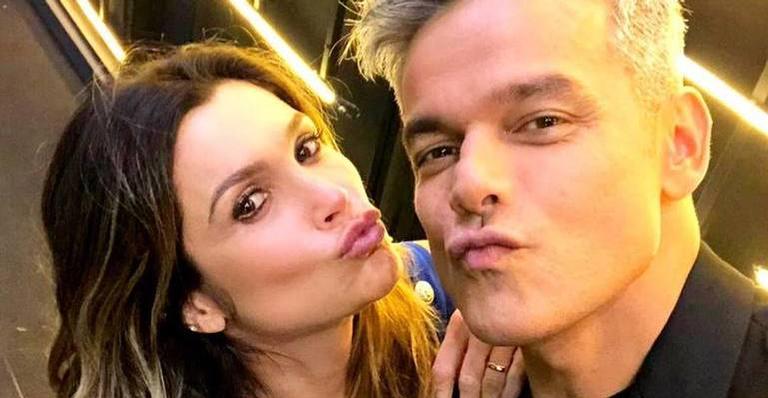 Flávia Alessandra faz programação especial ao lado do marido: ”Sextamos. Eu e meu amor!”