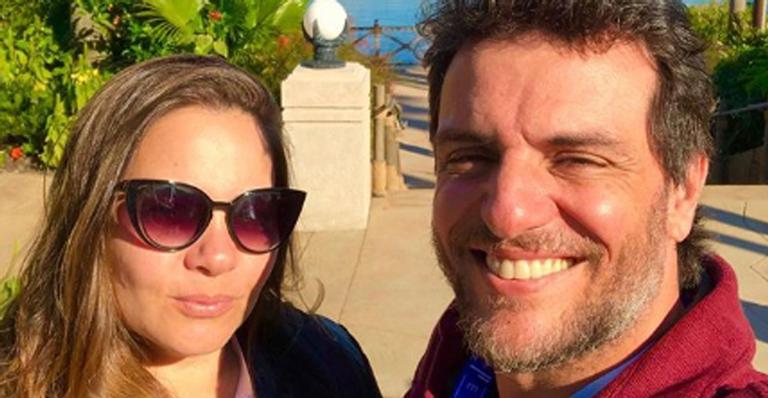 Rodrigo Lombardi reclama de saudade da família e se declara