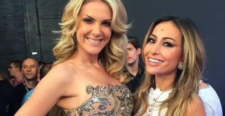 Ana Hickmann sugere comemoração de aniversário para Sabrina Sato