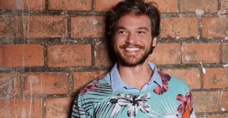 Emilio Dantas assusta seguidores com postagens enigmáticas no Instagram