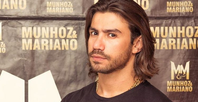 Após 16 anos, Mariano, dupla com Munhoz, muda o visual e choca fãs