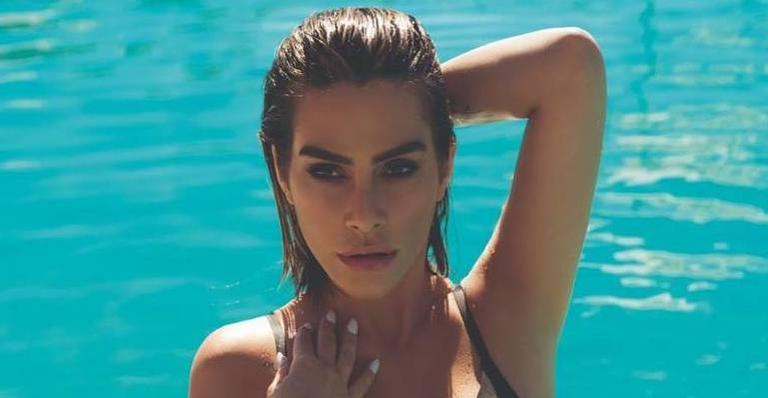 Sexy! Cleo exibe bumbum empinado em clique com 10kg a menos e fã dispara: ”Agora está melhor”