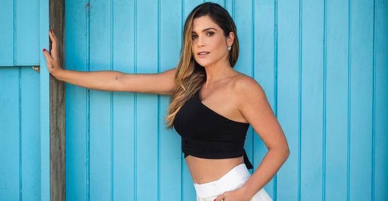 Flávia Alessandra surge bem diferente e relembra fase de quando tinha cabelo ruivo