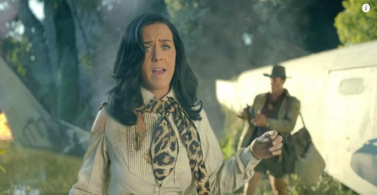 Katy Perry comemora ao herdar título que pertenceu a Taylor Swift por seis anos
