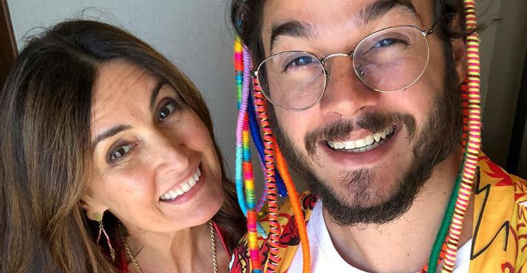 Fátima Bernardes e Túlio Gadêlha pulam carnaval antecipado em bloquinho