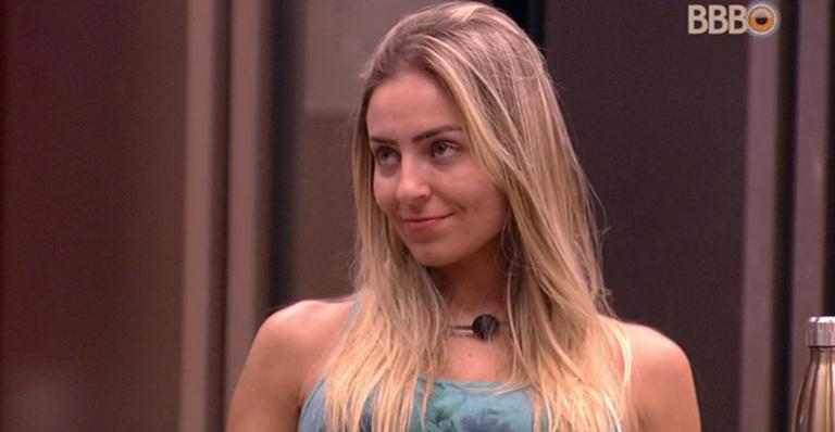 Em discussão com Gabriela, Paula dispara: ”Eu sou negra”