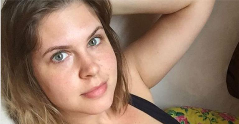 Carolinie Figueiredo compartilha clique sensual e reflete na web