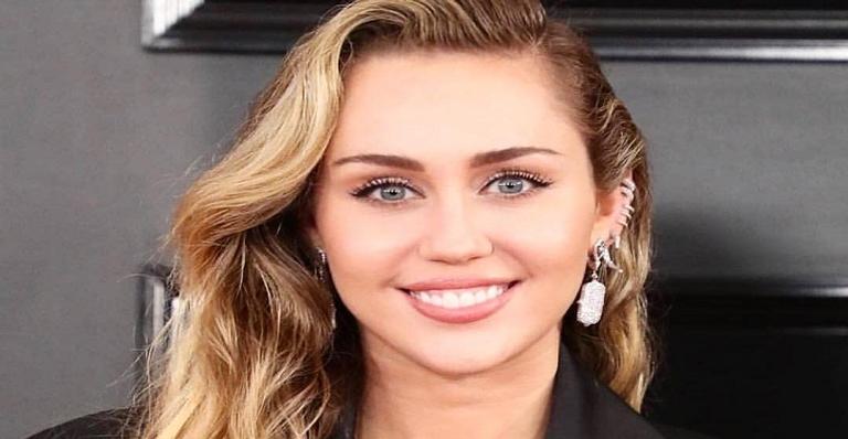 Miley Cyrus celebra conquista incrível na carreira e fãs reagem