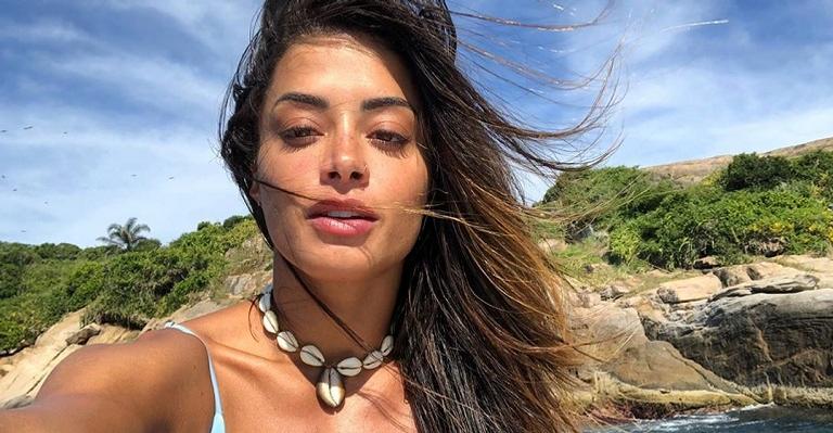 Aline Riscado nega romance e conta que vai passar o primeiro Carnaval solteira