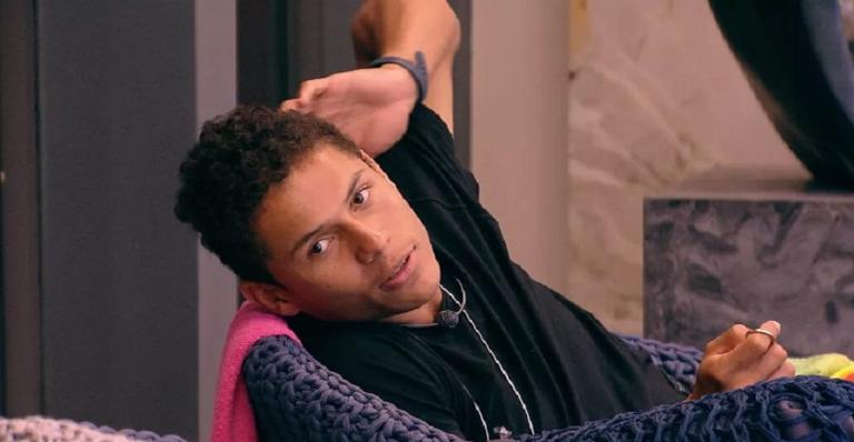 Participante do Big Brother Brasil 19 tem mal-estar na área externa do confinamento