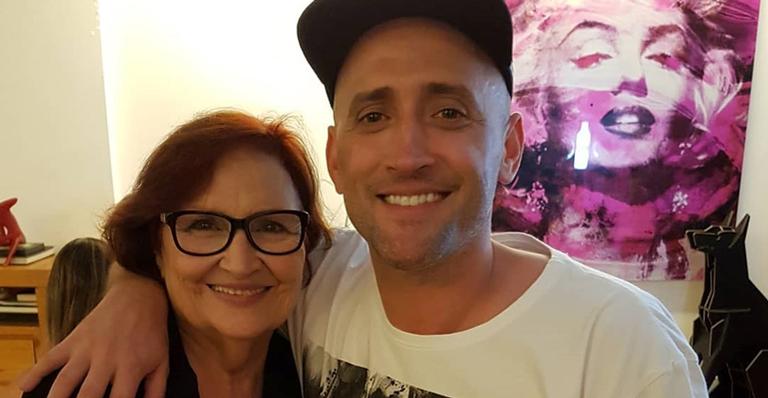 Paulo Gustavo vai dividir palco com sua mãe, a Dona Hermínia da vida real, que é cantora!