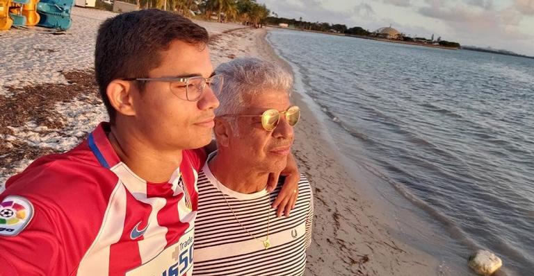 Lulu Santos publica registro encantador com o noivo nos EUA