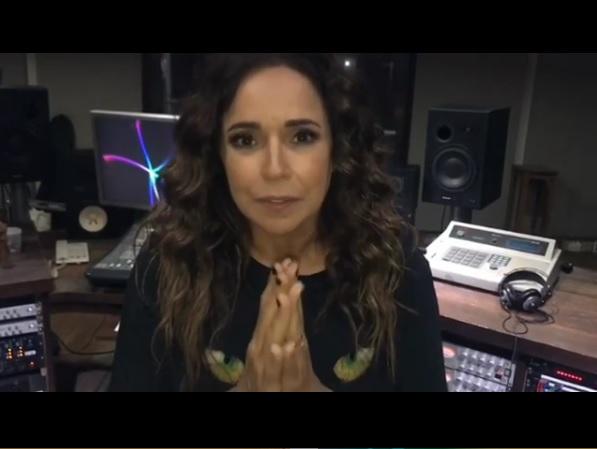 Daniela Mercury faz apelo emocionado a favor da criminalização da homofobia