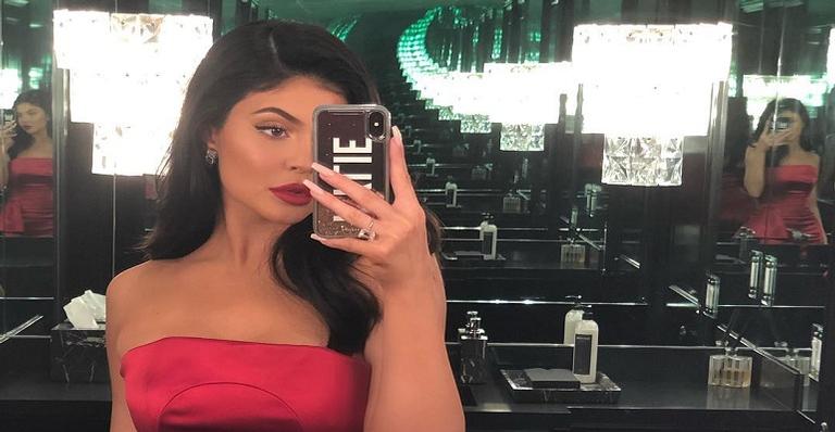 Kylie Jenner revela detalhes surpreendentes e luxuosos de seu banheiro