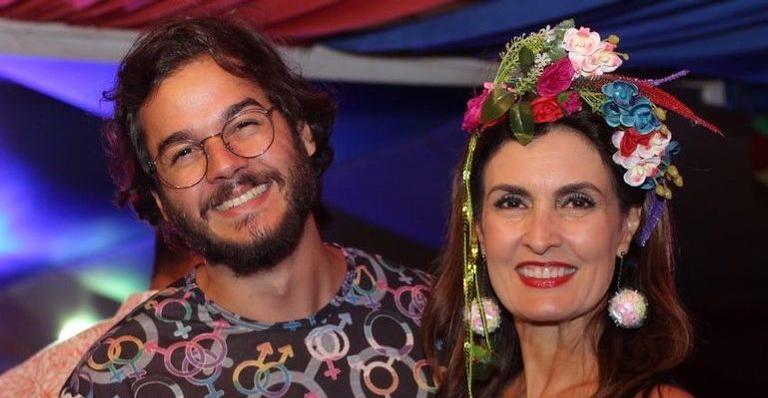 De férias, Fátima Bernardes faz questão de comemorar o ”Valentine’s Day” com namorado