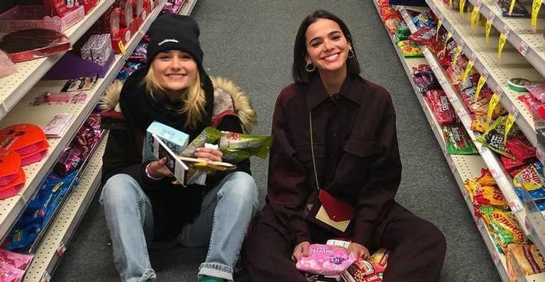 Em Nova York, Bruna Marquezine e Sasha curtem dia de beleza juntinhas