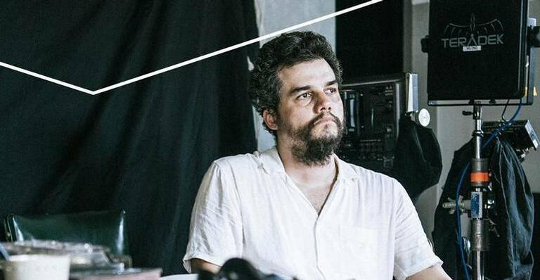 Em Berlim, Wagner Moura beija boca de Jean Wyllys em estreia de ‘Marighella’, filme contra ditadura