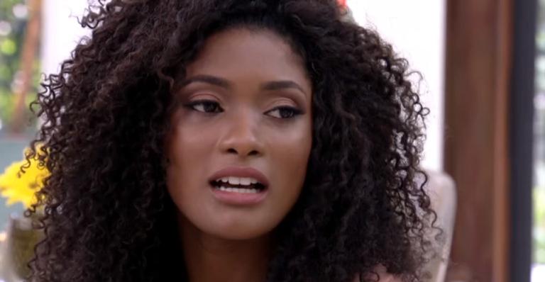 Erika Januza leva tombo e tem reação inesperada