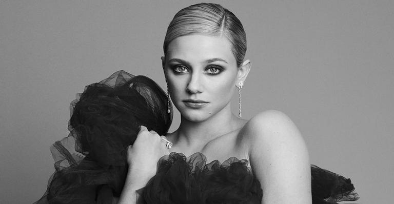 Lili Reinhart desabafa sobre sua luta contra a ansiedade e depressão: ”Não sofram em silêncio”
