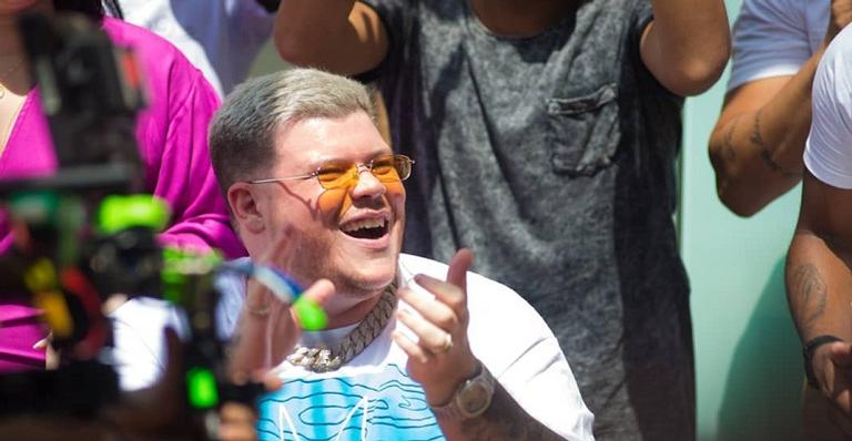 Ferrugem causa alvoroço na web ao revelar parcerias para o seu novo DVD