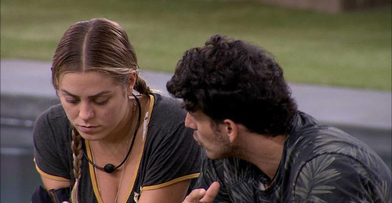 No Paredão, Maycon conversa com Isabella e dispara: ”Você erra muito”
