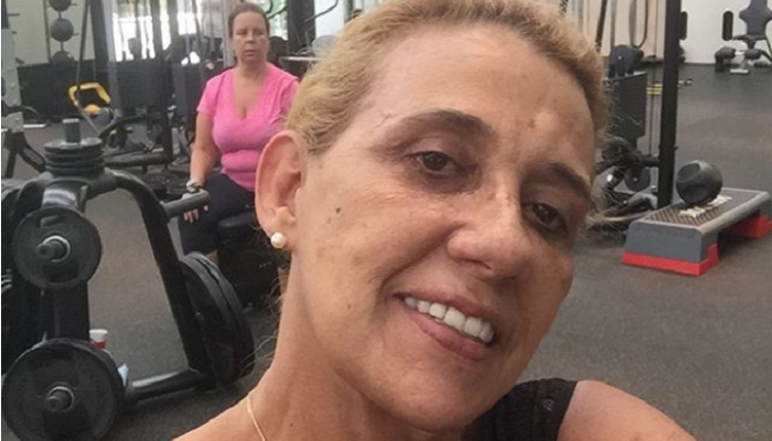 Rita Cadillac diz que aceitaria fazer no rosto o mesmo procedimento estético já feito por Gretchen