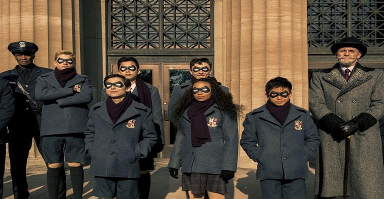 ‘The Umbrella Academy’ estreia repleta de mistérios e bom humor